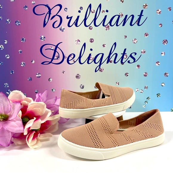 💗SALE! MEIKA SLIP ON SNEAKERS - Picture 1 of 12